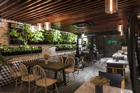 Garden Café .